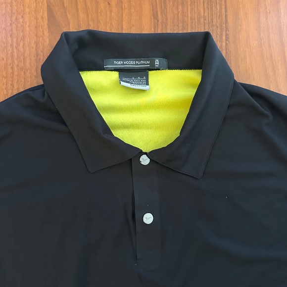 Nike Men's Tiger Woods Platinum Golf Shirt Size: Large(runs small) - Picture 3 of 4